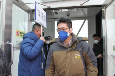 中央指导小组和中医药局80人抵汉指导支援湖北疫情防控工作