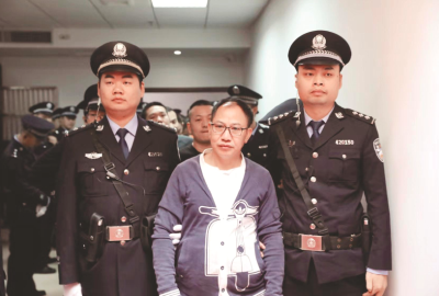 长江云——咸宁“柱哥”：从农民到黑老大，终获刑