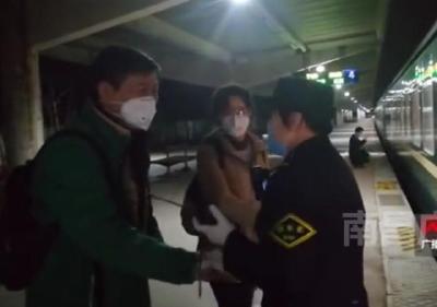 火车临停一分钟