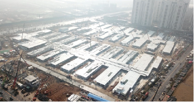 即将交付！直击雷神山医院建设现场 万人大会战冲刺攻坚