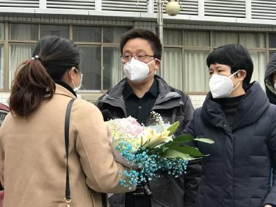 好消息！湖北这2个市州首例治愈患者出院了！