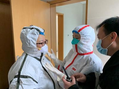 抗疫英雄丨新冠肺炎患者转运背后的消洗人员