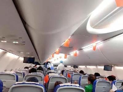  “安全到家。多谢！”8趟包机接滞留海外800多名湖北游客回家