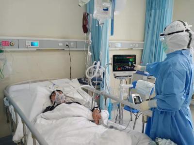 患者救治 | 4名新冠肺炎危重症患者从武汉协和医院西院治愈出院