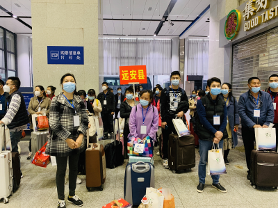刚刚，宜昌至深圳专列“点对点，一站式”输送务工人员1151人！