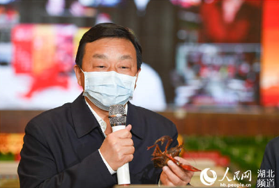 长江评论：县长拼 网友拼 暖心又放心