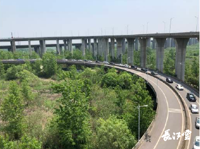 游客车辆请注意：通往武汉天兴洲的下桥匝道还未开放 请勿误入