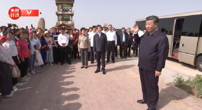 时政新闻眼丨​贺兰山下考察，习近平看重这些事