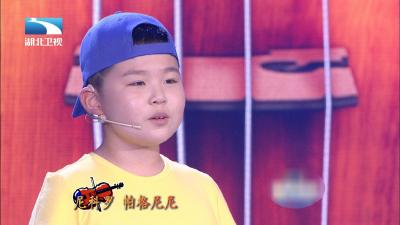 感动！男孩用朗诵为生病的妈妈加油