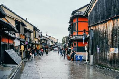 日本宣布10月起允许长期签证持有者有条件入境