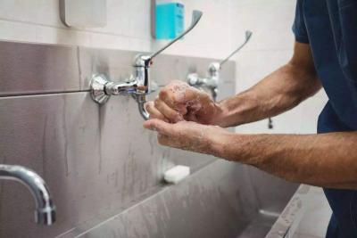 细菌超标600倍！你还敢用吗？公共卫生间的洗手液，竟然这么脏！