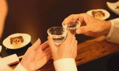 多地出台最严禁酒令：公职人员下班也不能饮酒