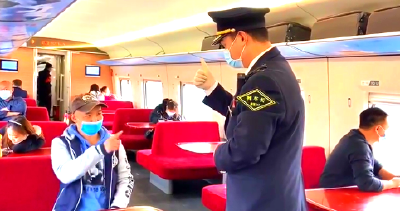 点赞！残疾旅客求助 车长手语解难 