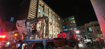 罗马尼亚新冠定点医院重症病房着火10人死亡