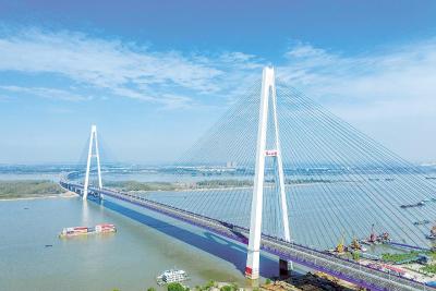 武汉建成第11座长江大桥