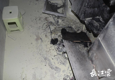 忘拔“热得快”引发火灾 用电不留神当心“烧得快”！