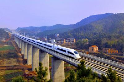 全国铁路明年1月20日起调图 增开旅客列车325列