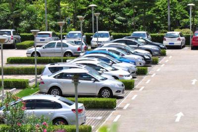 车位错时共享、“僵尸车”拖走……武汉将出台新《办法》缓解“停车难”