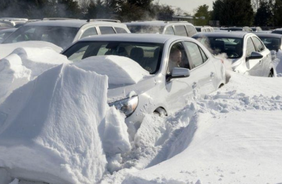 美国多地发布冬季风暴和暴风雪警报 芝加哥取消约1300个航班