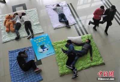 超3亿人存在睡眠障碍，这届年轻人为何睡不好？