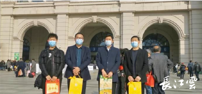 援鄂护士又双叒收到来自湖北的“神秘包裹”......