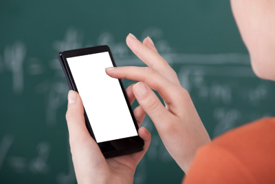 教育部禁止手机入课堂，手机如何拿得起放得下管得住？