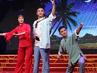 《智取威虎山》、《沙家浜》、《红色娘子军》 《戏码头》上演戏曲红色经典