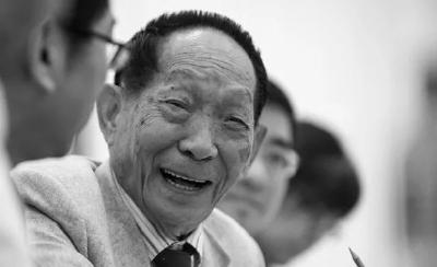 受中共中央总书记、国家主席、中央军委主席习近平委托 湖南省委书记许达哲看望袁隆平同志家属 并转达亲切问候