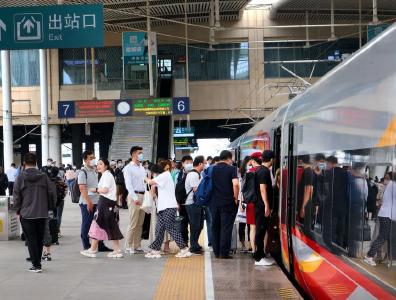 铁路暑运7月1日启动 全国预计发送旅客7.5亿人次
