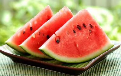 热搜第一！炎炎夏日“吃瓜群众”的西瓜都吃对了吗？