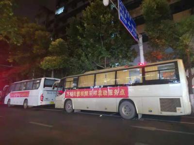 武汉这个街区设立流动核酸采样服务点  方便周边群众