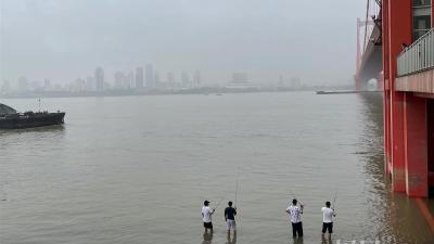 本轮强降雨结束！雨水还要耍赖三天