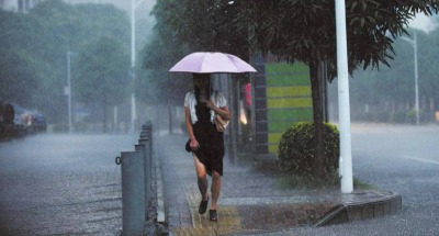 轰隆隆～暴雨＋大风！武汉连发橙色预警！