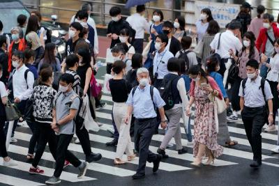 疫情急速蔓延 日本拟扩大紧急状态范围