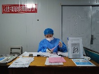 郧阳：党旗飘扬战疫情