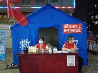郧阳：党旗飘扬战疫情