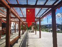 宜都：高挂国旗庆国庆