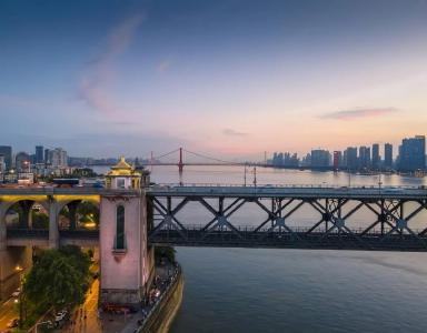 坐电梯上长江大桥！攻略来了