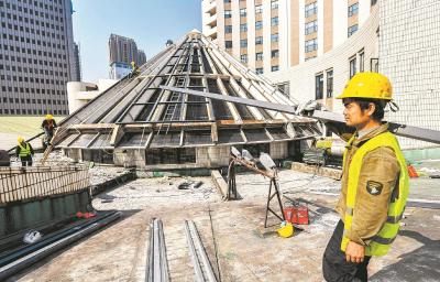 武汉图书馆21年来首次闭馆维修