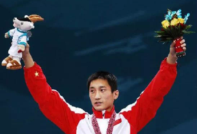 从戴金牌到戴手铐？前亚运会散打冠军成涉黑犯罪嫌疑人