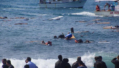 悲剧！一非法移民船在希腊海域沉没，多名儿童死亡