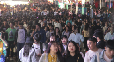 国庆黄金周首日全国铁路预计发送旅客1580万人次