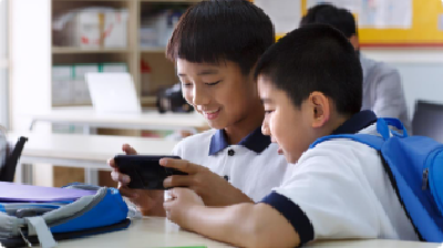 手机是孩子成长的“倍增器”还是“干扰器”？