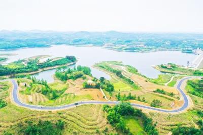 襄阳市的“四好农村路” 为乡村振兴提供交通支撑