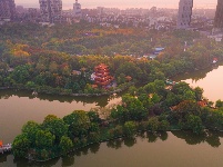 荆州：古城斑斓展画卷