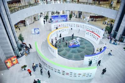 迎冬奥书画展在湖北省图书馆开展