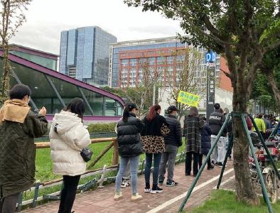 成都市一小区调整为低风险地区并解除封控管理