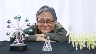 被圈粉了！72岁退休女教授硬核科普物理