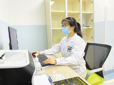 实施专业培训 提升薪酬待遇 畅通晋升通道湖北省4864名大学生村医上岗
