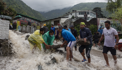 印度南部山洪暴发 至少17人死亡100余人失踪